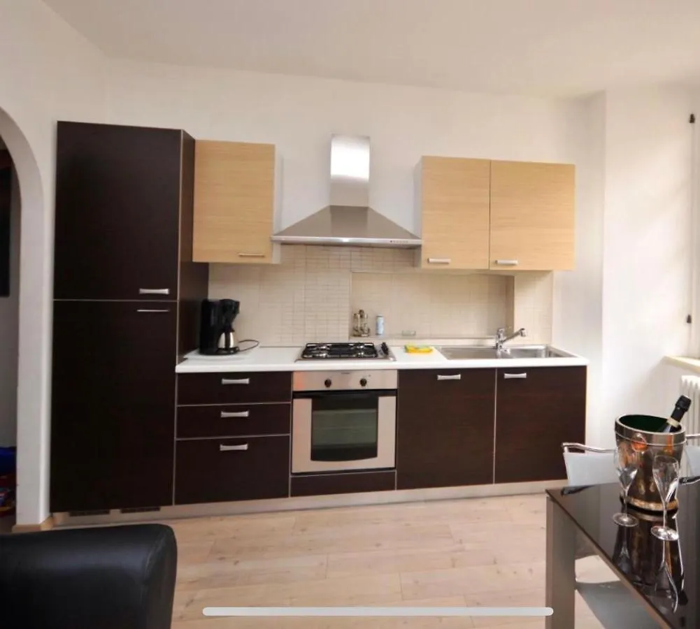 Guest house Villa Vinicia, Pool, Jacuzzi, Airco Domaso