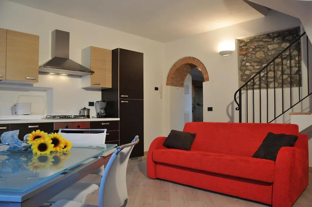 Guest house Villa Vinicia, Pool, Jacuzzi, Airco Domaso Italy