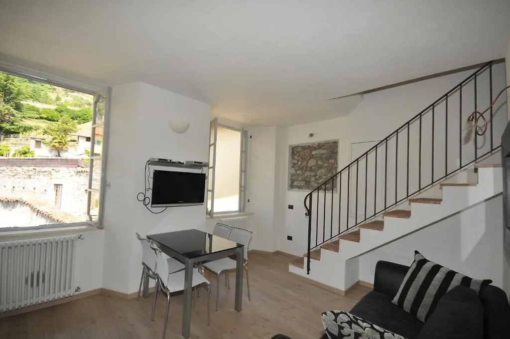 Villa Vinicia, Pool, Jacuzzi, Airco Domaso Guest house