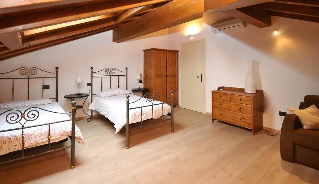 Villa Vinicia, Pool, Jacuzzi, Airco Domaso