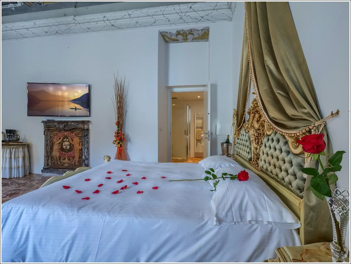 Guest house Villa Vinicia, Pool, Jacuzzi, Airco Domaso