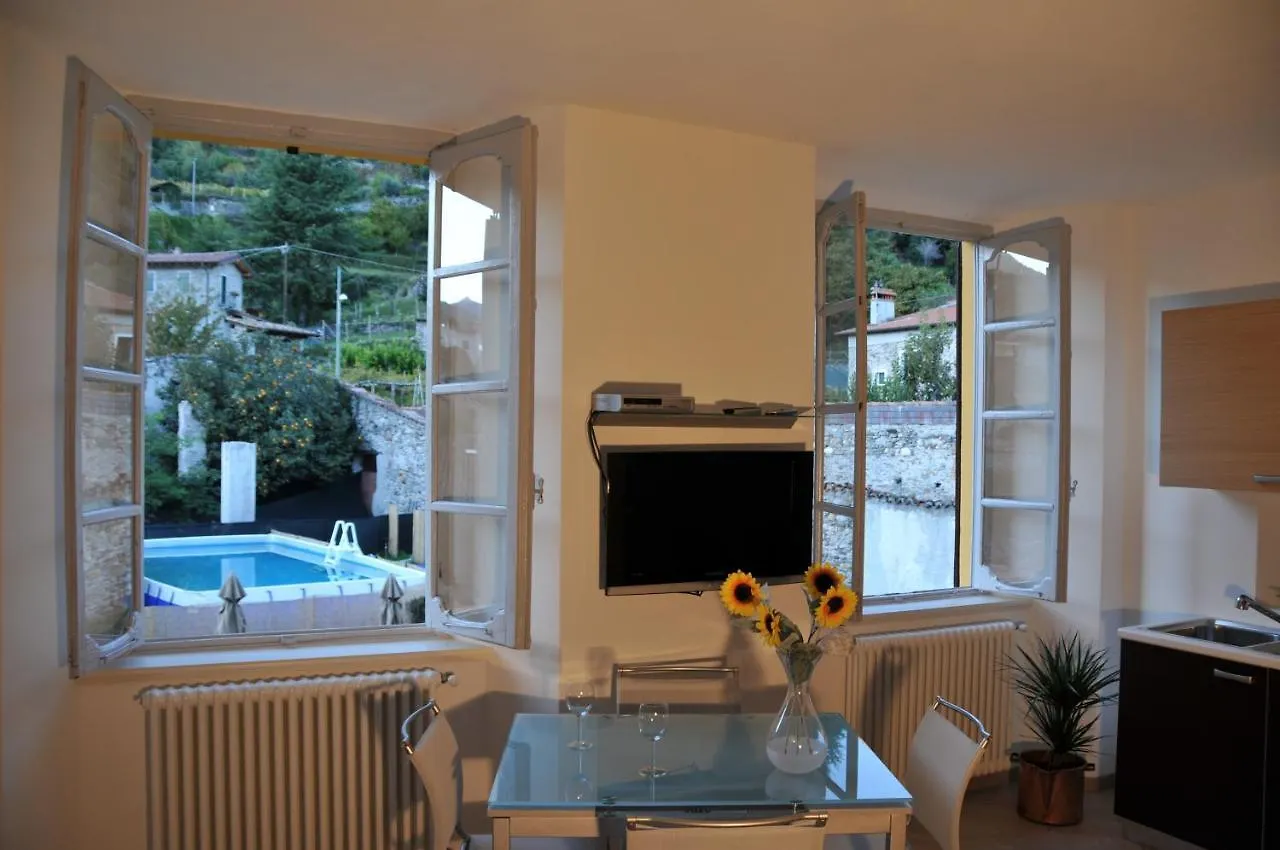 Villa Vinicia, Pool, Jacuzzi, Airco Domaso