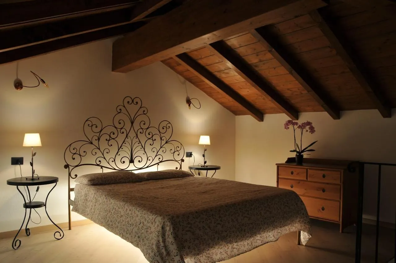 Guest house Villa Vinicia, Pool, Jacuzzi, Airco Domaso