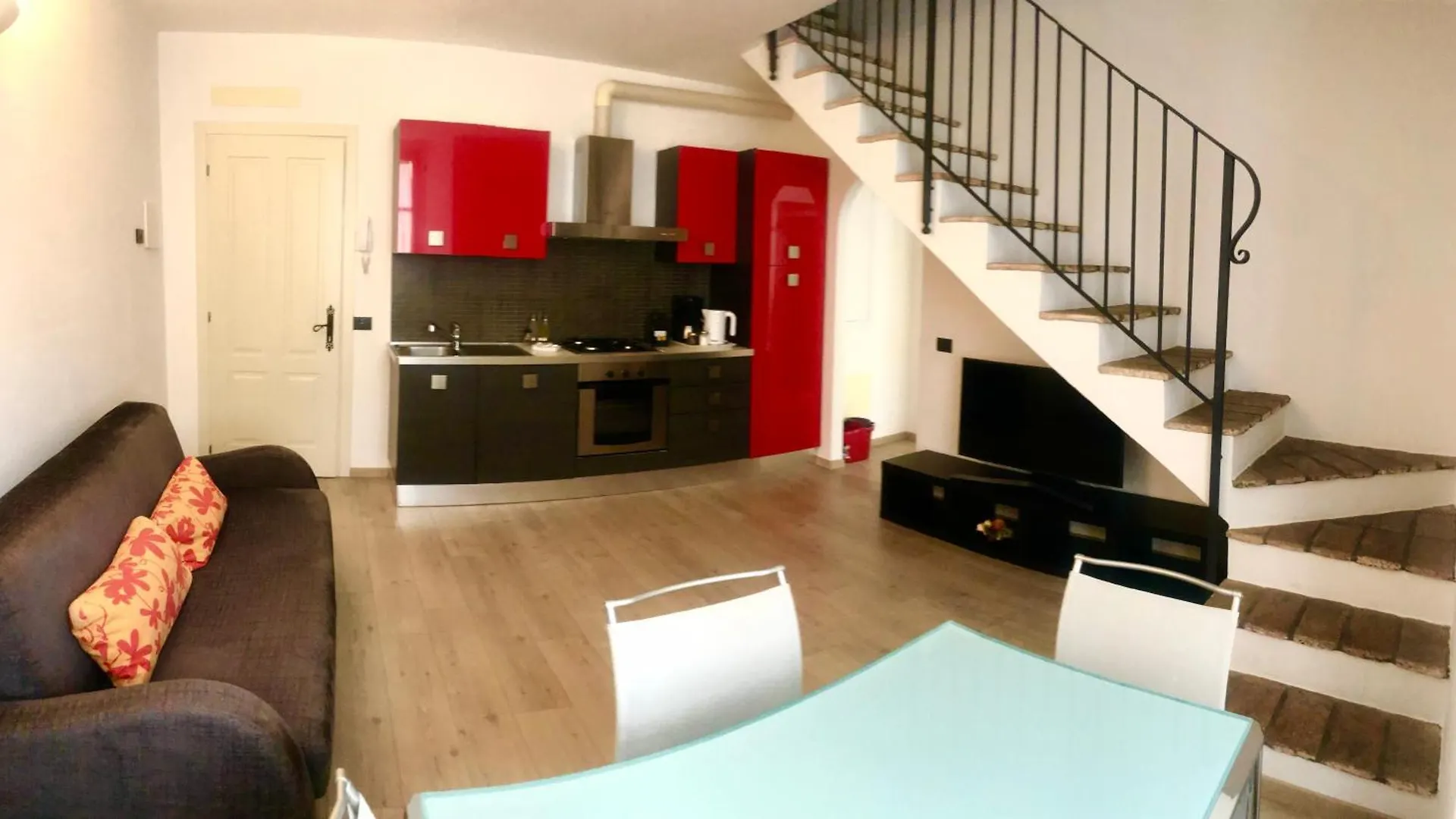 Villa Vinicia, Pool, Jacuzzi, Airco Domaso Italy
