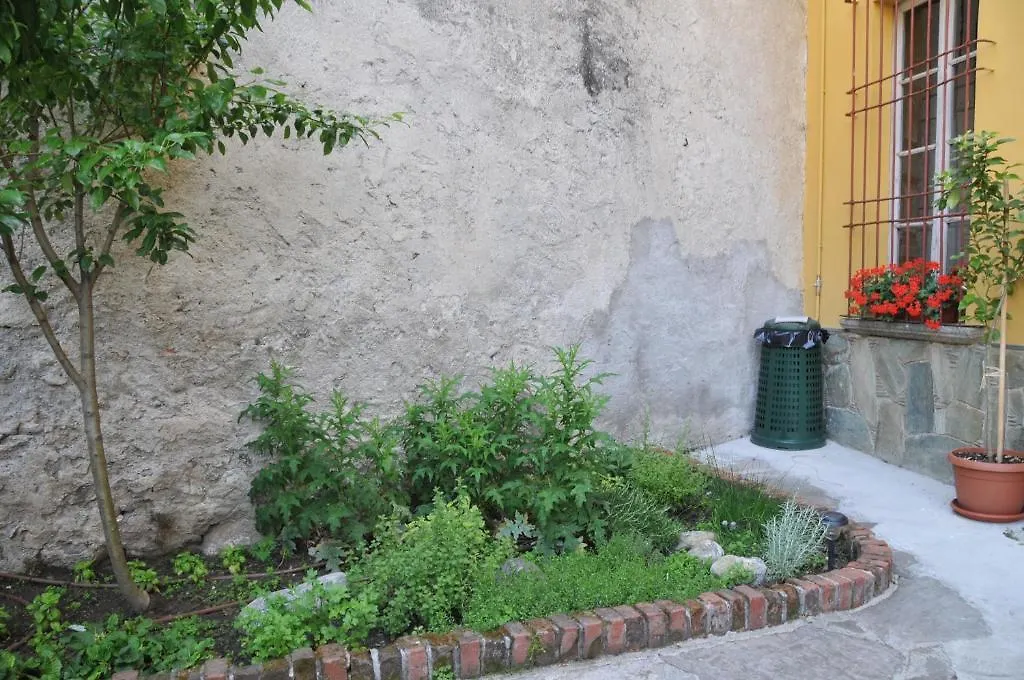Guest house Villa Vinicia, Pool, Jacuzzi, Airco Domaso Italy