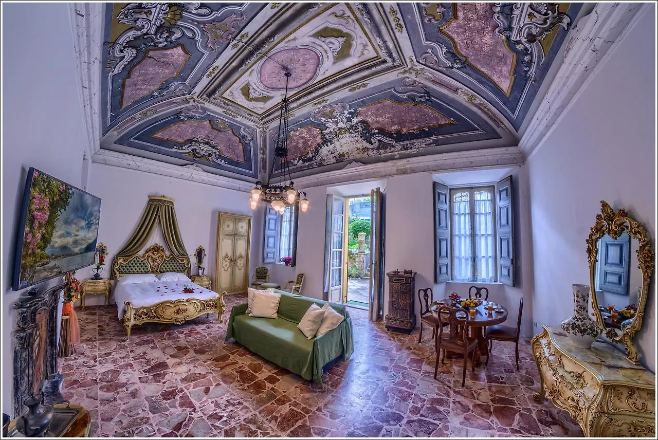 Guest house Villa Vinicia, Pool, Jacuzzi, Airco Domaso